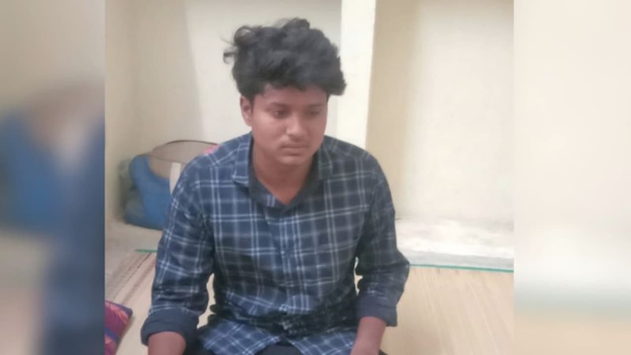 കാമുകിക്ക് മറ്റൊരു ബന്ധമുണ്ടെന്ന് സംശയം; 18കാരിയെ പേനാക്കത്തി കൊണ്ട് കുത്തി യുവാവ്, നില ഗുരുതരം