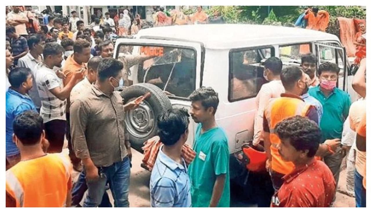 ബം​ഗാളിൽ പഞ്ചായത്ത് അം​ഗമുൾപ്പെടെ മൂന്ന് തൃണമൂൽ കോൺ​ഗ്രസ് പ്രവർത്തകർ കൊല്ലപ്പെട്ടു