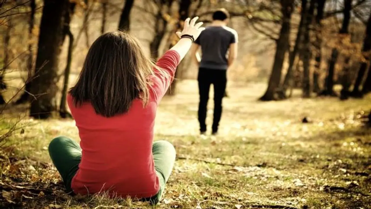 स्मार्ट बन रही गर्लफ्रेंड को सबक सिखाने लड़के ने लिखा धमाकेदार ब्रेकअप लेटर, आप भी पढ़ें... स्मार्ट बन रही गर्लफ्रेंड को सबक सिखाने लड़के ने लिखा धमाकेदार ब्रेकअप लेटर, आप भी पढ़ें...