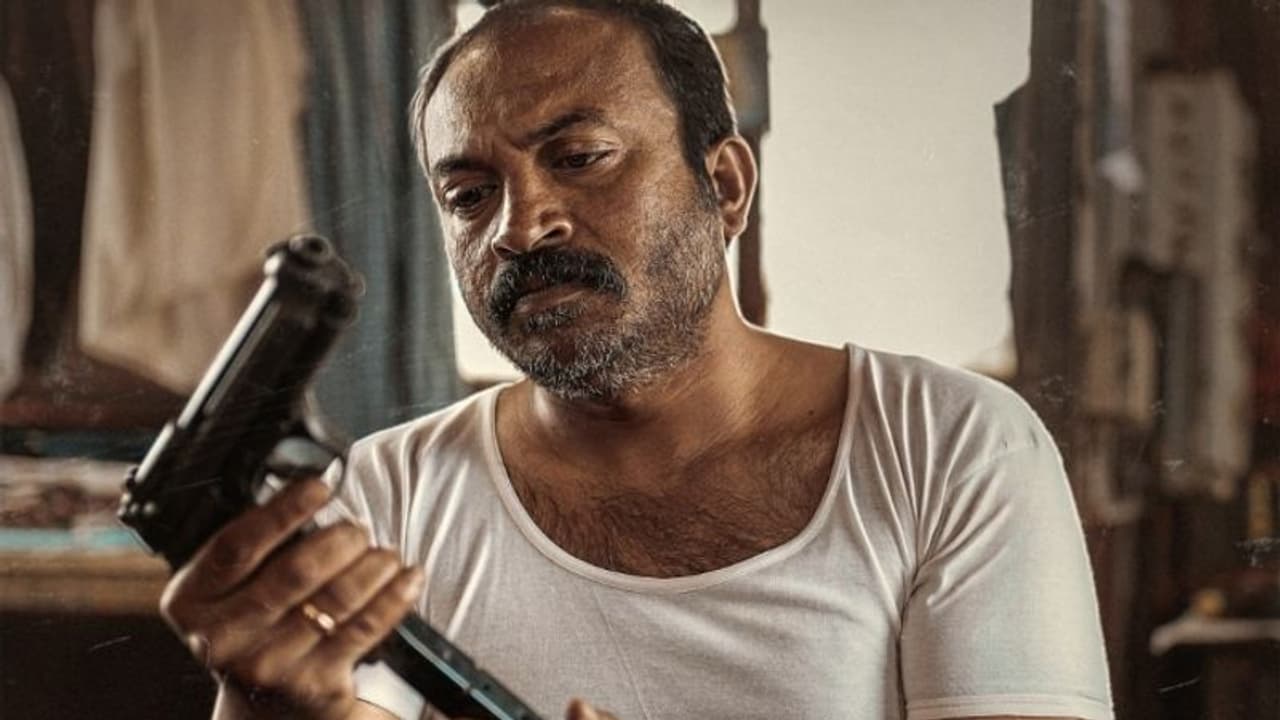 Elaveezhapoonchira : വ്യത്യസ്ത പ്രകടനവുമായി സൗബിൻ; 'ഇലവീഴാപൂഞ്ചിറ' ഈ മാസമെത്തും Elaveezhapoonchira : വ്യത്യസ്ത പ്രകടനവുമായി സൗബിൻ; 'ഇലവീഴാപൂഞ്ചിറ' ഈ മാസമെത്തും