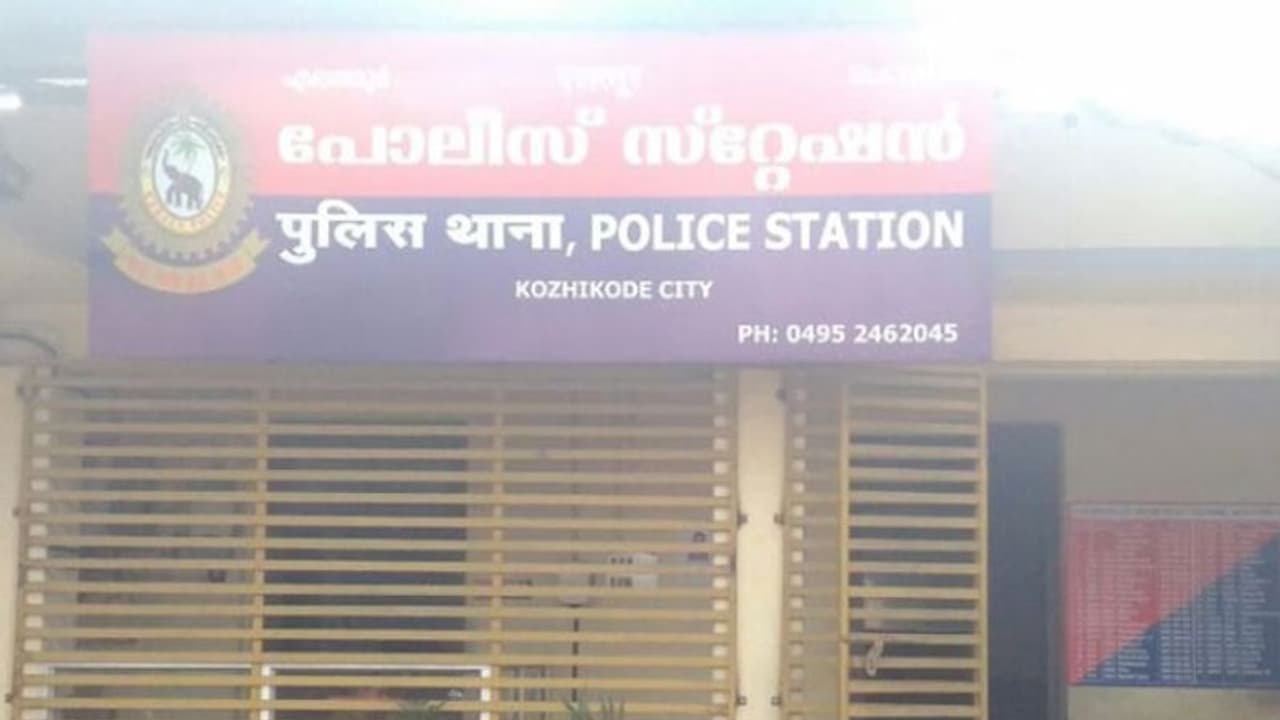 കോഴിക്കോട് നിന്ന് കാണാതായ പതിനഞ്ചുകാരി കർണാടകത്തിൽ, പൊലീസ് തിരിച്ചെത്തിച്ചു