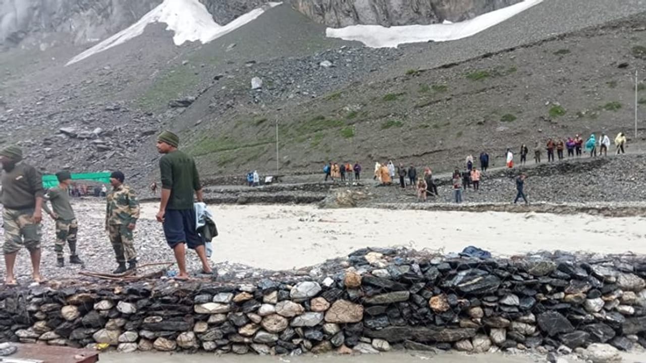 अमरनाथ यात्रा: जानें कब कब प्रकृति के प्रकोप का शिकार हुए श्रद्धालु, 53 साल पहले इस वजह से हुई थी 100 की मौत