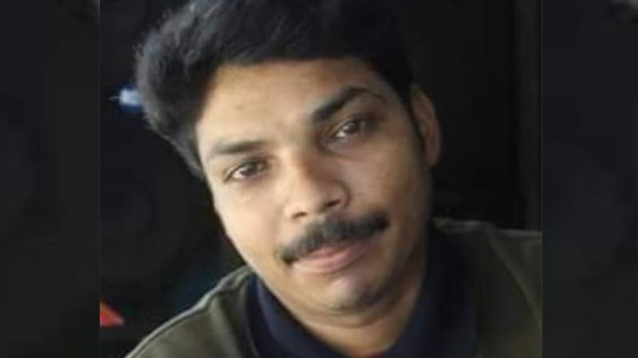 നാടക കലാകാരനെ മരിച്ച നിലയിൽ കണ്ടെത്തി, മൃതദേഹം അഴുകിയ നിലയിൽ; മരണത്തിൽ ദുരൂഹത