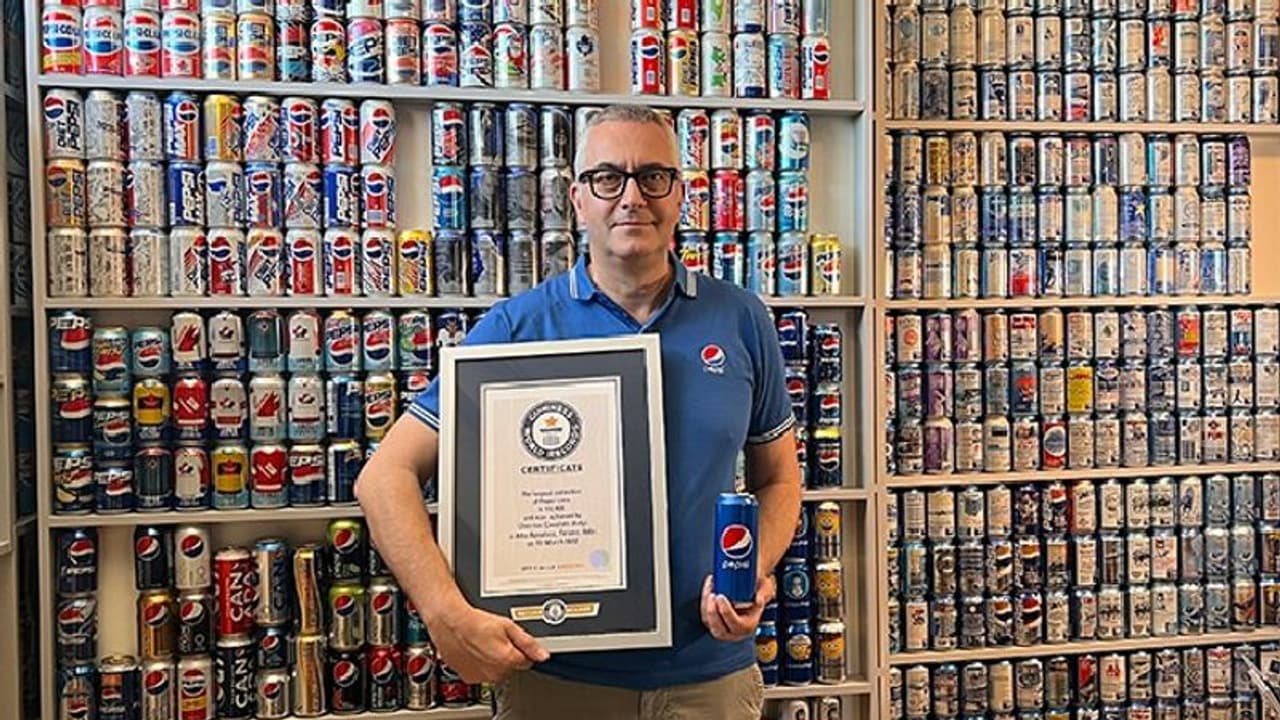 പെപ്സി കാനുകള്‍ ശേഖരിച്ച് ലോക റെക്കോര്‍ഡ് സ്വന്തമാക്കി