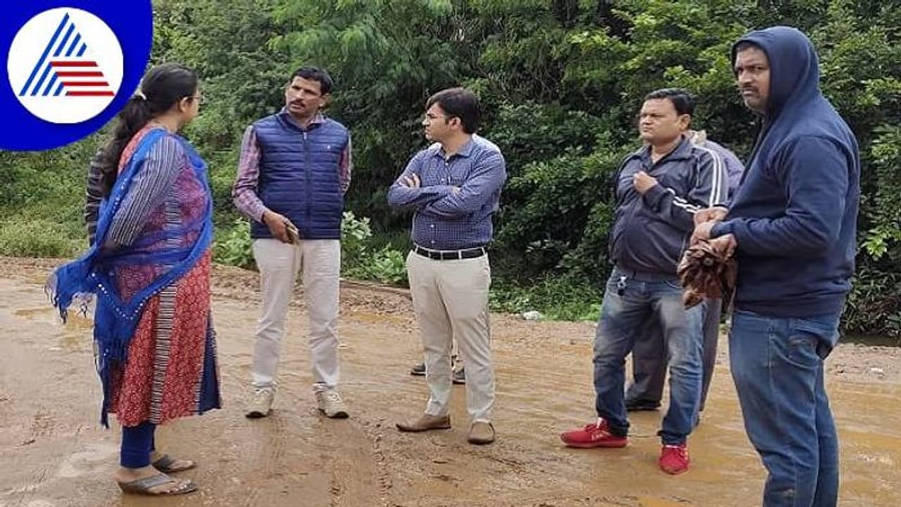ಮಲೆನಾಡಲ್ಲಿ ನಿಲ್ಲದೆ ಮಳೆ: ದಾವಣಗೆರೆಯಲ್ಲಿ ಆತಂಕ, ಪ್ರವಾಹ ಪೀಡಿತ ಪ್ರದೇಶಗಳಿಗೆ ಅಧಿಕಾರಿಗಳ ತಂಡ ಭೇಟಿ ಮಲೆನಾಡಲ್ಲಿ ನಿಲ್ಲದೆ ಮಳೆ: ದಾವಣಗೆರೆಯಲ್ಲಿ ಆತಂಕ, ಪ್ರವಾಹ ಪೀಡಿತ ಪ್ರದೇಶಗಳಿಗೆ ಅಧಿಕಾರಿಗಳ ತಂಡ ಭೇಟಿ
