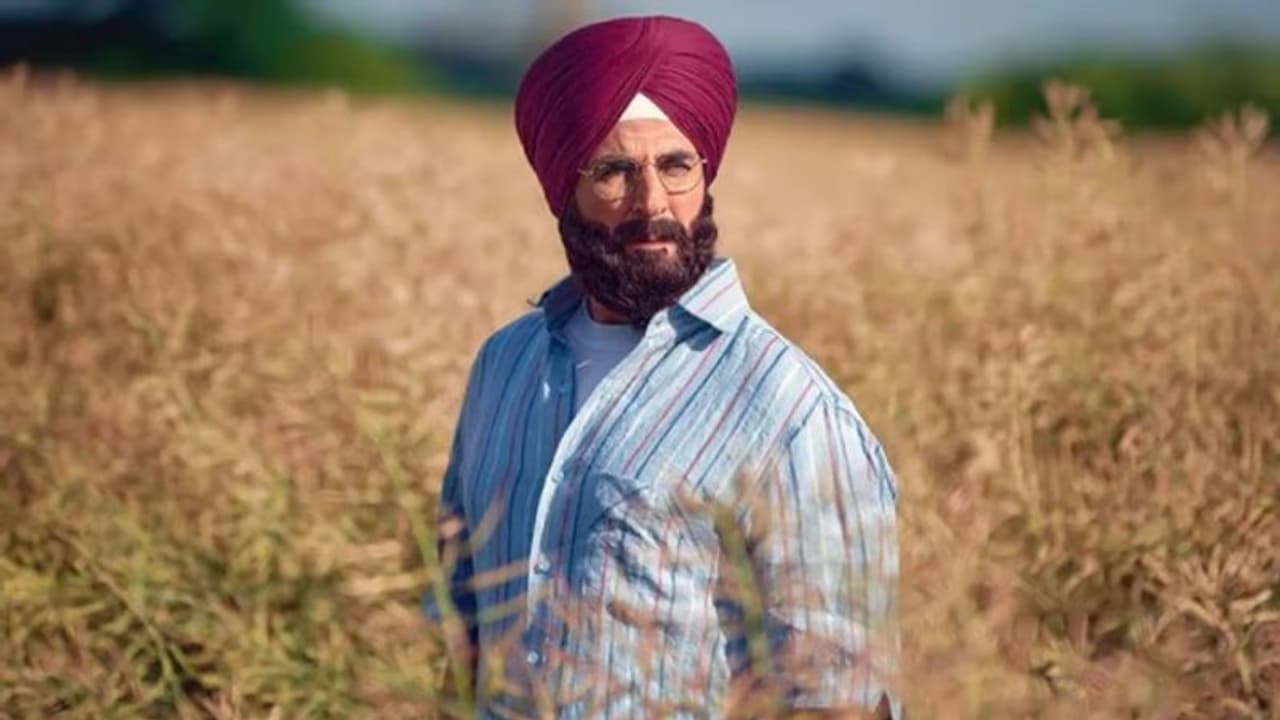 पहचाने कौन है ये सुपरस्टार, सिर पर पगड़ी, बढ़ी दाढ़ी और चश्मा लगाए सरदार लुक में आया नजर पहचाने कौन है ये सुपरस्टार, सिर पर पगड़ी, बढ़ी दाढ़ी और चश्मा लगाए सरदार लुक में आया नजर