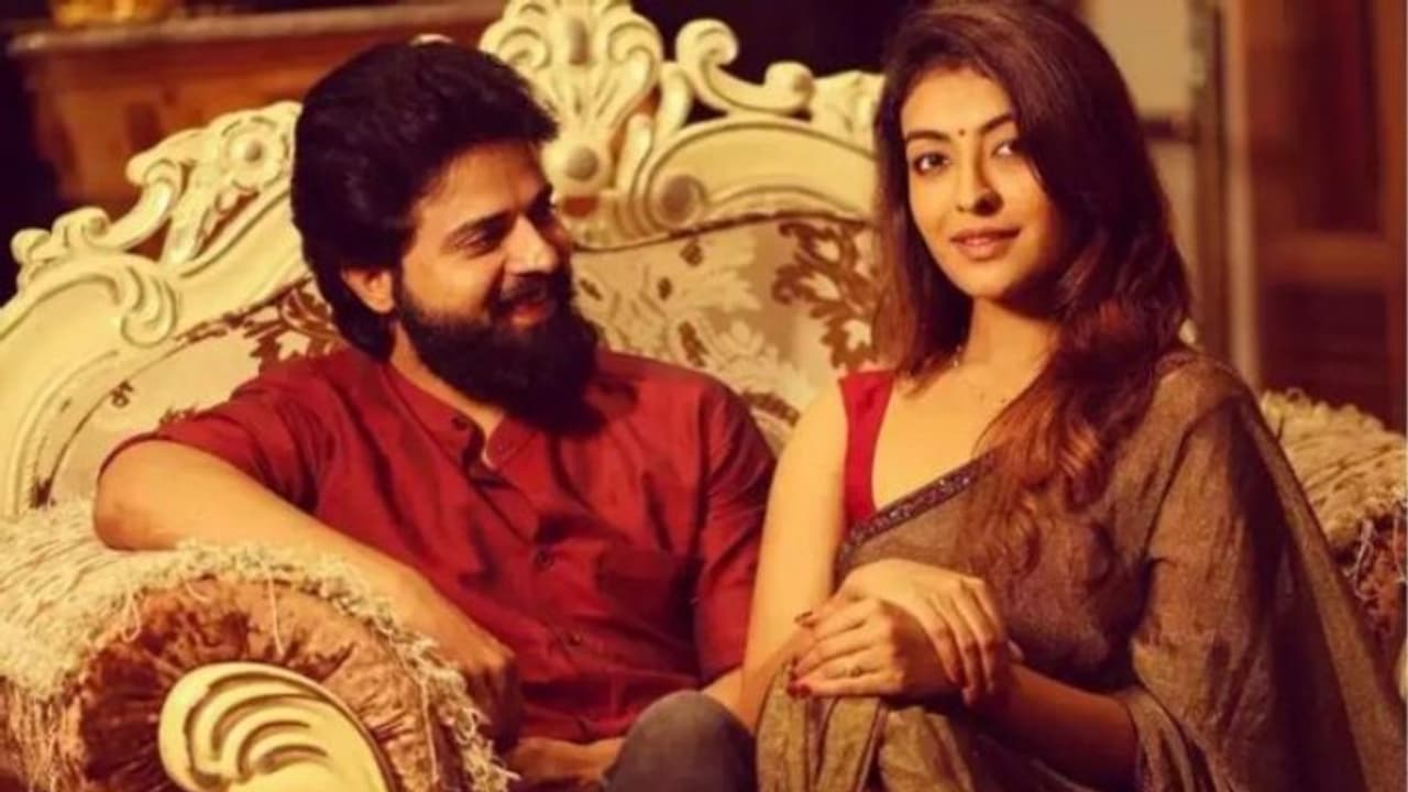 'അര്‍ജുനെ പോലെ ഭാര്യയുടെ ജോലിയോട് ബഹുമാനമുള്ള എത്ര പേരുണ്ട്'; ദുര്‍ഗക്ക് പിന്തുണയുമായി കൃഷ്ണ ശങ്കര്‍