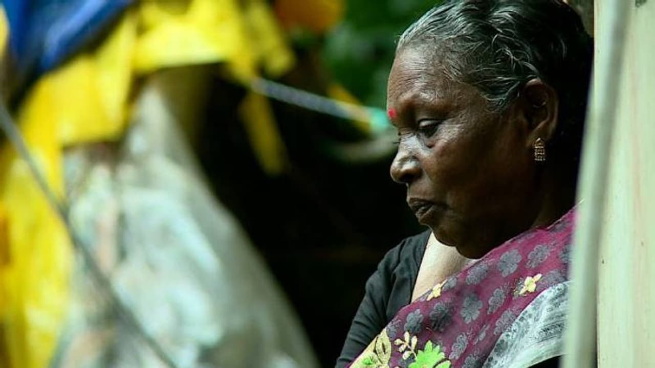 'ഉരുൾ പൊട്ടൽ ഭയന്ന് ഉറങ്ങാറില്ല, ജീവൻ കൈയ്യിൽ പിടിച്ച് കാവലിരിപ്പാണ്', ഇനിയും സജ്ജീകരണങ്ങളാകാതെ കൂട്ടിക്കൽ 'ഉരുൾ പൊട്ടൽ ഭയന്ന് ഉറങ്ങാറില്ല, ജീവൻ കൈയ്യിൽ പിടിച്ച് കാവലിരിപ്പാണ്', ഇനിയും സജ്ജീകരണങ്ങളാകാതെ കൂട്ടിക്കൽ