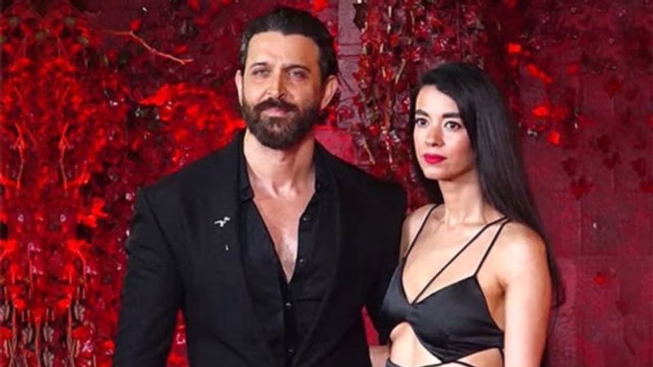 क्या 11 साल छाेटी गर्लफ्रेंड से शादी की प्लानिंग कर रहे हैं ऋतिक रोशन? जानिए क्या है पूर सच! क्या 11 साल छाेटी गर्लफ्रेंड से शादी की प्लानिंग कर रहे हैं ऋतिक रोशन? जानिए क्या है पूर सच!