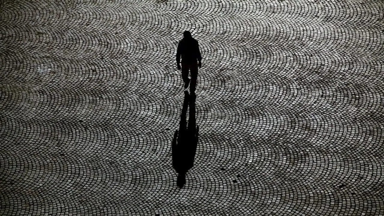 ಬೆಂಗಳೂರಿಗರೇ ಇಂದು ನಿಮ್ಮ ನೆರಳು ನಿಮಗೇ ಕಾಣಿಸಲ್ಲ; ಎಲ್ಲಿ ಹೋಯ್ತು ಅಂತ ಹುಡುಕಬೇಡಿ..! ಬೆಂಗಳೂರಿಗರೇ ಇಂದು ನಿಮ್ಮ ನೆರಳು ನಿಮಗೇ ಕಾಣಿಸಲ್ಲ; ಎಲ್ಲಿ ಹೋಯ್ತು ಅಂತ ಹುಡುಕಬೇಡಿ..!