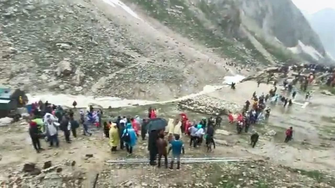 অমরনাথে মেঘভাঙা বৃষ্টি হয়নি দাবি হাওয়া অফিসের, প্রাকৃতিক দুর্যোগ থেকে উদ্ধার ১৫ হাজার 