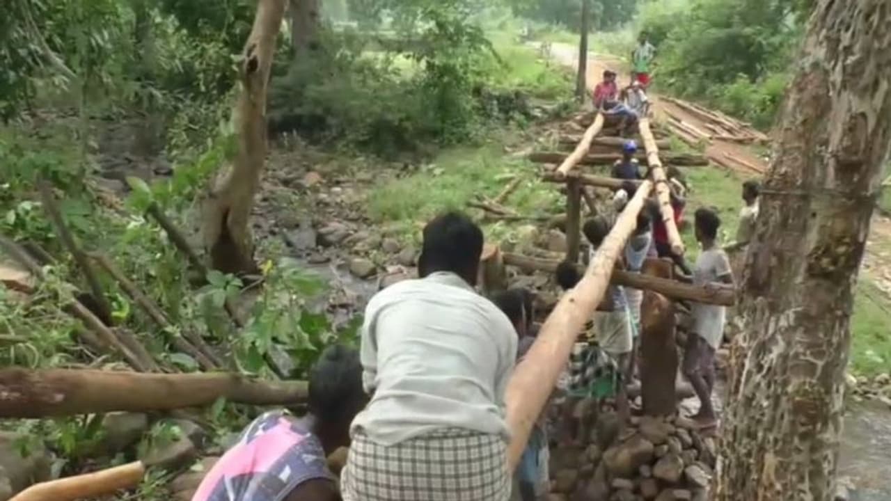 जो सरकार नहीं कर पाई वो झारखंड के इस गांव के ग्रामीणों ने कर दिखाया जो सरकार नहीं कर पाई वो झारखंड के इस गांव के ग्रामीणों ने कर दिखाया
