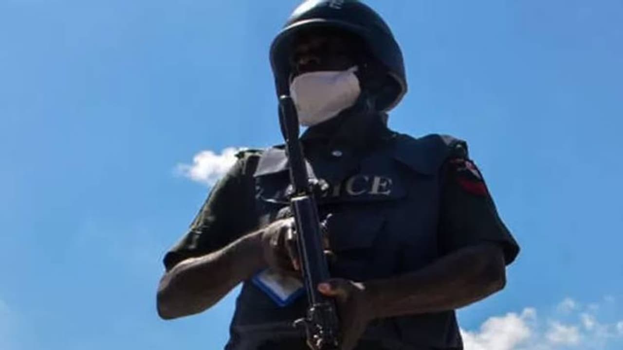 യേശുവിന്റെ രണ്ടാം വരവുണ്ടാകുമെന്ന് വിശ്വാസം, പള്ളിയുടെ നിലവറയിൽ കഴിഞ്ഞത് കുട്ടികളടക്കം77 പേർ