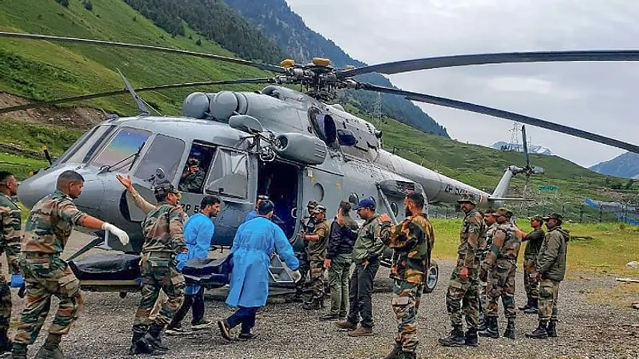 Arunachal Pradesh: 19 మంది కార్మికుల గల్లంతు..ఏడుగురిని రక్షించిన IAF బృందం Arunachal Pradesh: 19 మంది కార్మికుల గల్లంతు..ఏడుగురిని రక్షించిన IAF బృందం