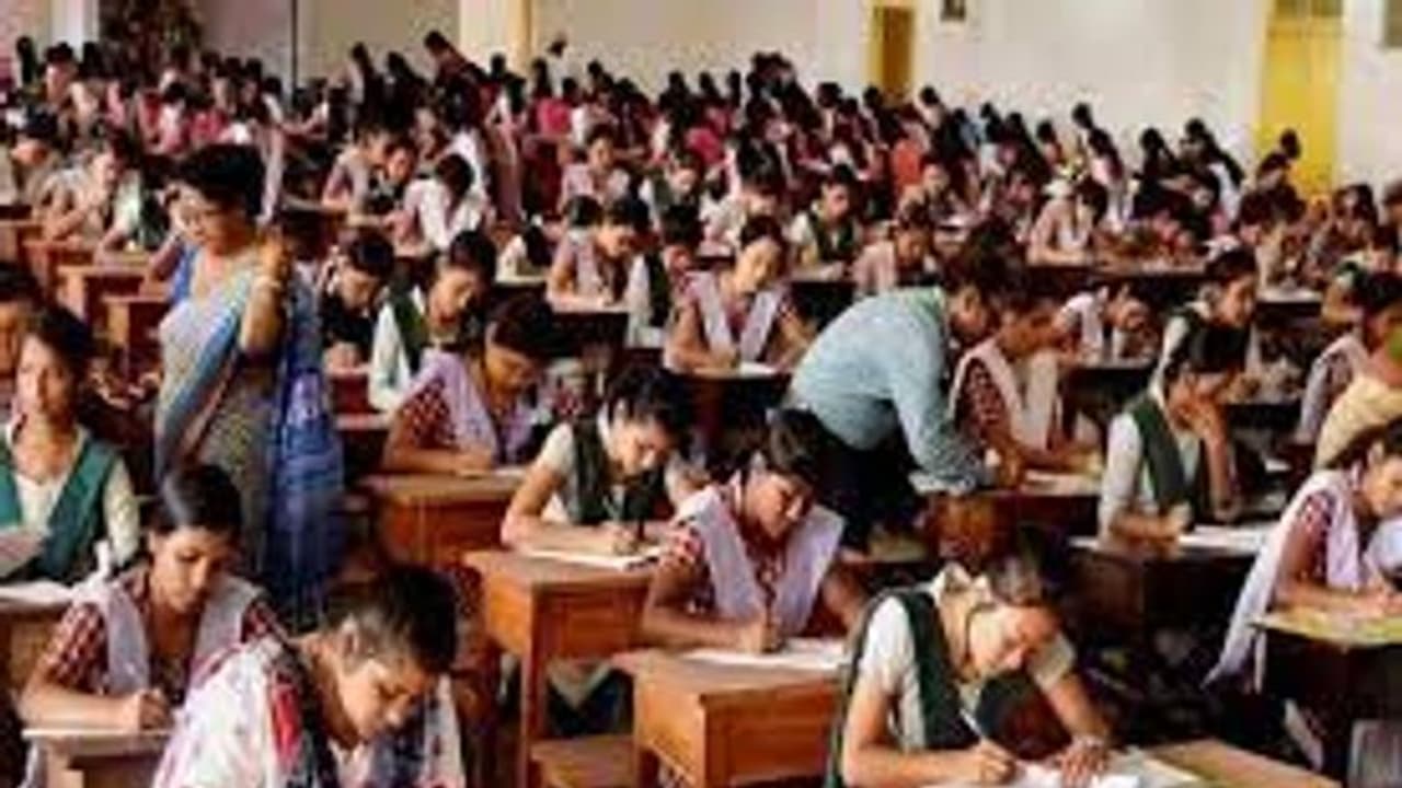 காலியாக உள்ள மத்திய அரசு பணியிடங்கள்.. எஸ்.எஸ்.சி தேர்வு கால அட்டவணை வெளியீடு.. எந்தெந்த தேர்வுகள் எப்போது.?