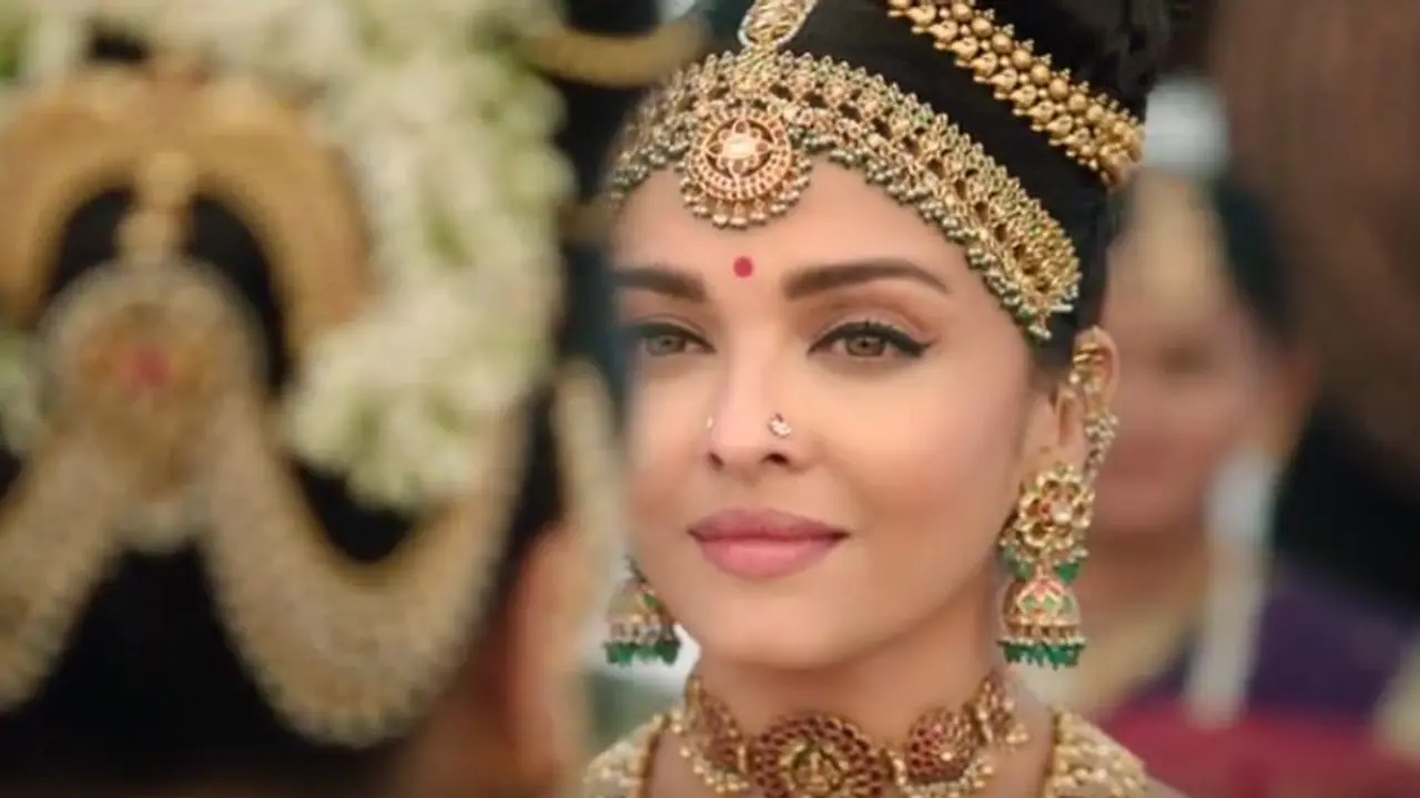 பிரமிக்கவைக்கும் நகையுடன் இளவரசிகள்...ஜுவல்லரி பார்ட்னர்களை அறிமுகப்படுத்திய பொன்னியின் செல்வன் பிரமிக்கவைக்கும் நகையுடன் இளவரசிகள்...ஜுவல்லரி பார்ட்னர்களை அறிமுகப்படுத்திய பொன்னியின் செல்வன்