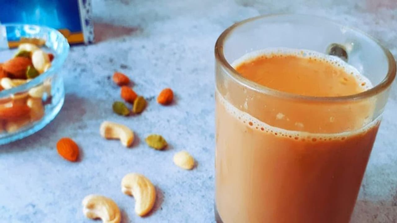 മധ്യപ്രദേശില് മുഖ്യമന്ത്രിക്ക് തണുത്ത ചായ നല്കി; ഉദ്യോഗസ്ഥന് കാരണം കാണിക്കല് നോട്ടീസ് മധ്യപ്രദേശില് മുഖ്യമന്ത്രിക്ക് തണുത്ത ചായ നല്കി; ഉദ്യോഗസ്ഥന് കാരണം കാണിക്കല് നോട്ടീസ്