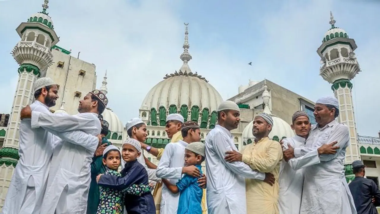 Eid 2023: 7 ways to celebrate Eid Ul Fitr with friends and family Eid 2023: 7 ways to celebrate Eid Ul Fitr with friends and family