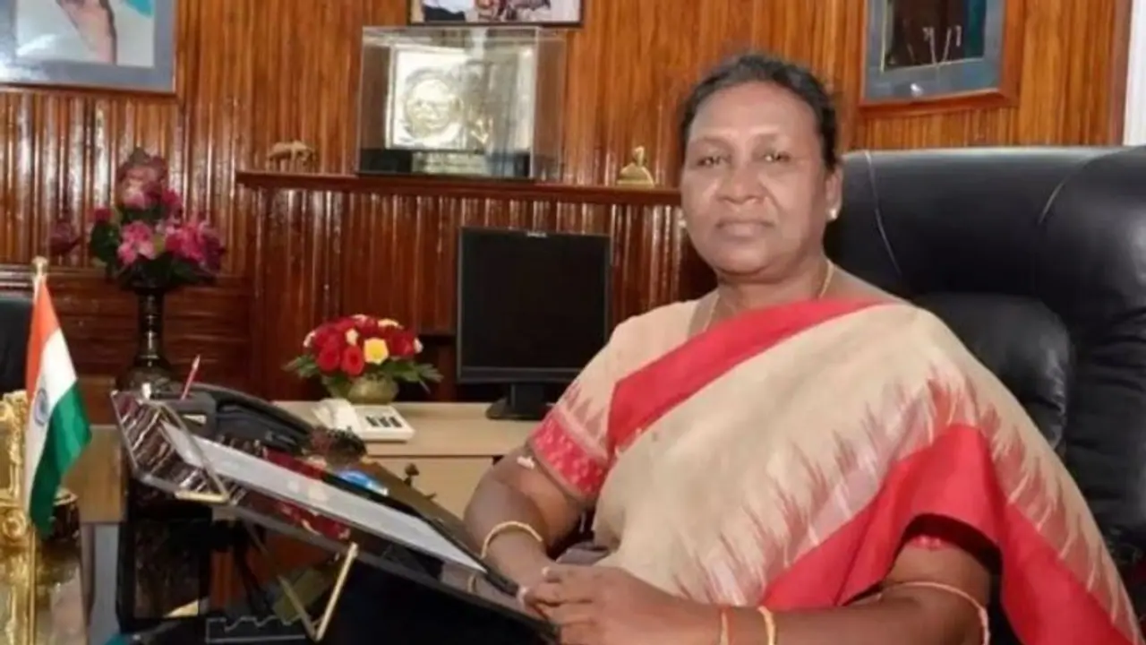 দেশের ১৫তম রাষ্ট্রপতি দ্রৌপদী মুর্মু, অভিনন্দন জানালেন যশবন্ত সিনহা দেশের ১৫তম রাষ্ট্রপতি দ্রৌপদী মুর্মু, অভিনন্দন জানালেন যশবন্ত সিনহা