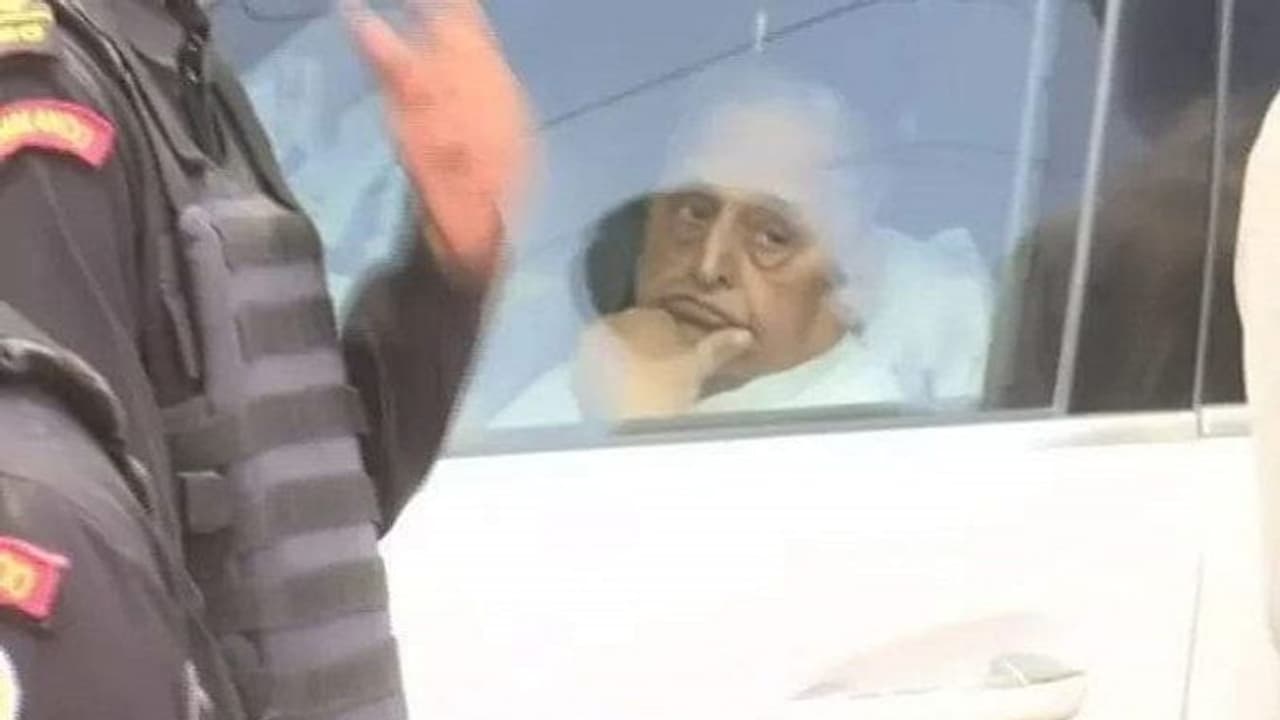 Breaking News: গুরুতর অসুস্থ মুলায়ম সিং যাদব, প্রাক্তন মুখ্যমন্ত্রী ভর্তি হাসপাতালে Breaking News: গুরুতর অসুস্থ মুলায়ম সিং যাদব, প্রাক্তন মুখ্যমন্ত্রী ভর্তি হাসপাতালে