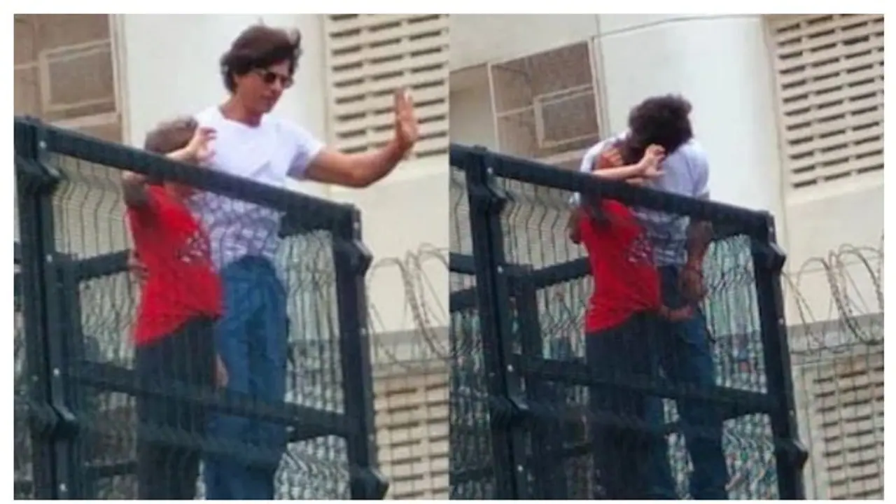 মান্নতের লোহার বারান্দায় দাঁড়িয়ে ছোট ছেলেকে সঙ্গে নিয়ে ইদের শুভেচ্ছা শাহরুখ খানের মান্নতের লোহার বারান্দায় দাঁড়িয়ে ছোট ছেলেকে সঙ্গে নিয়ে ইদের শুভেচ্ছা শাহরুখ খানের