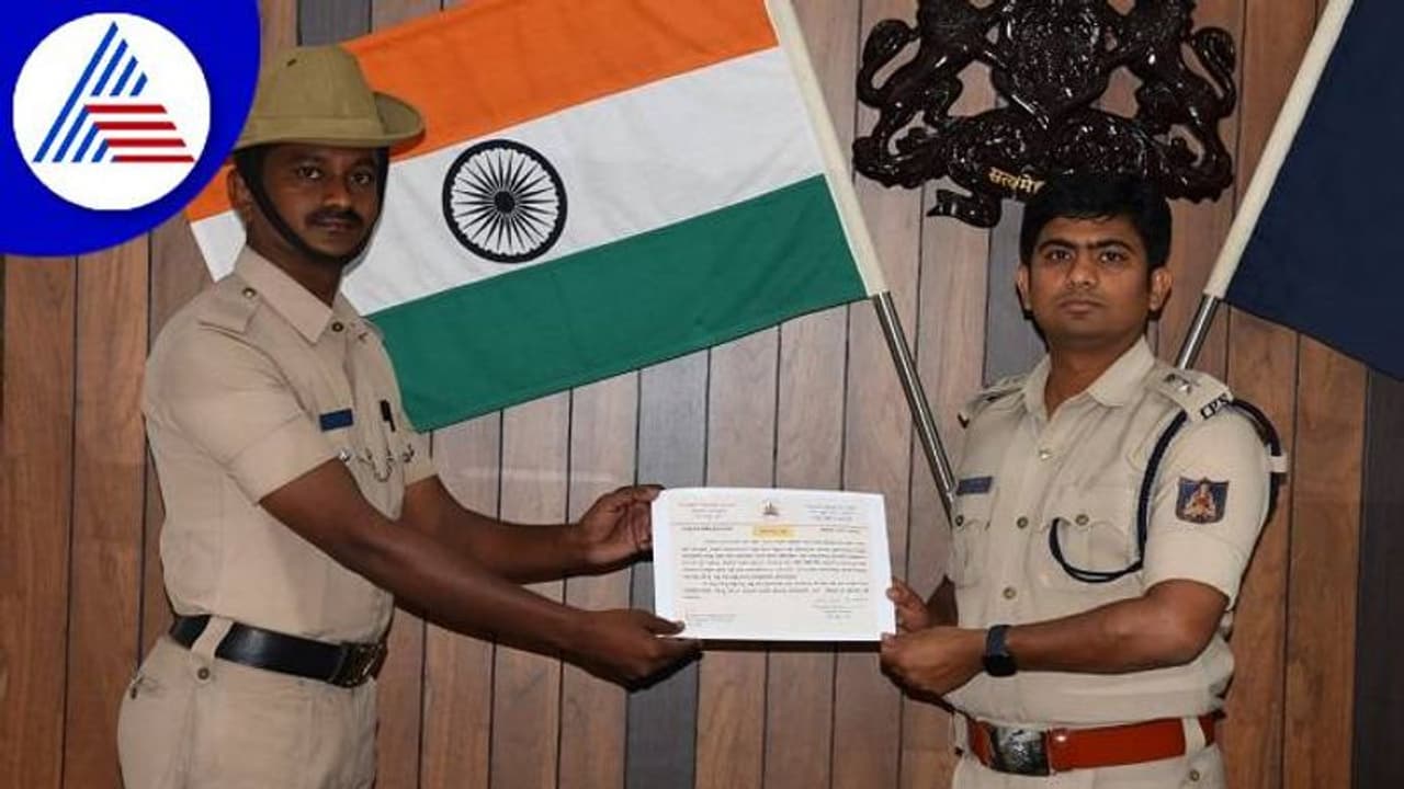 ಗದಗ: ಕಳ್ಳತನಕ್ಕೆ ಹೊಂಚು ಹಾಕಿದ್ದ ಖದೀಮನ ಹೆಡೆಮುರಿ ಕಟ್ಟಿದ ಪೊಲೀಸರಿಗೆ ಎಸ್ಪಿ ಪ್ರಶಂಸೆ ಗದಗ: ಕಳ್ಳತನಕ್ಕೆ ಹೊಂಚು ಹಾಕಿದ್ದ ಖದೀಮನ ಹೆಡೆಮುರಿ ಕಟ್ಟಿದ ಪೊಲೀಸರಿಗೆ ಎಸ್ಪಿ ಪ್ರಶಂಸೆ