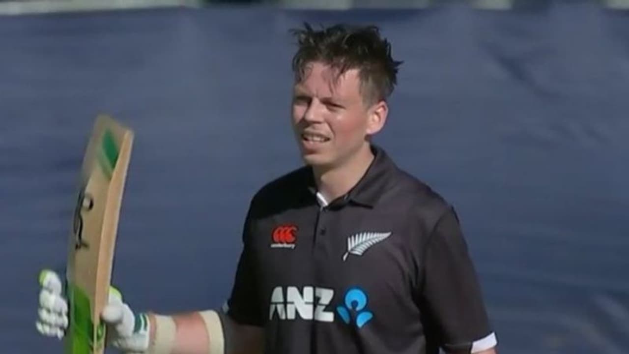 അവസാന ഓവറില്‍ ബ്രേസ്‌വെല്‍ അടിച്ചെടുത്തത് 24 റണ്‍സ്, സെഞ്ചുറി; അയര്‍ലന്‍ഡിനെതിരെ കിവീസിന് ത്രസിപ്പിക്കുന്ന ജയം