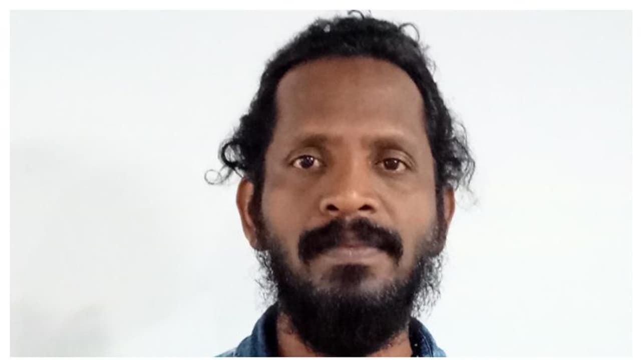 13കാരിയെ പീഡിപ്പിച്ചെന്ന് കേസ്; മിമിക്രി കലാകാരൻ അറസ്റ്റിൽ 13കാരിയെ പീഡിപ്പിച്ചെന്ന് കേസ്; മിമിക്രി കലാകാരൻ അറസ്റ്റിൽ