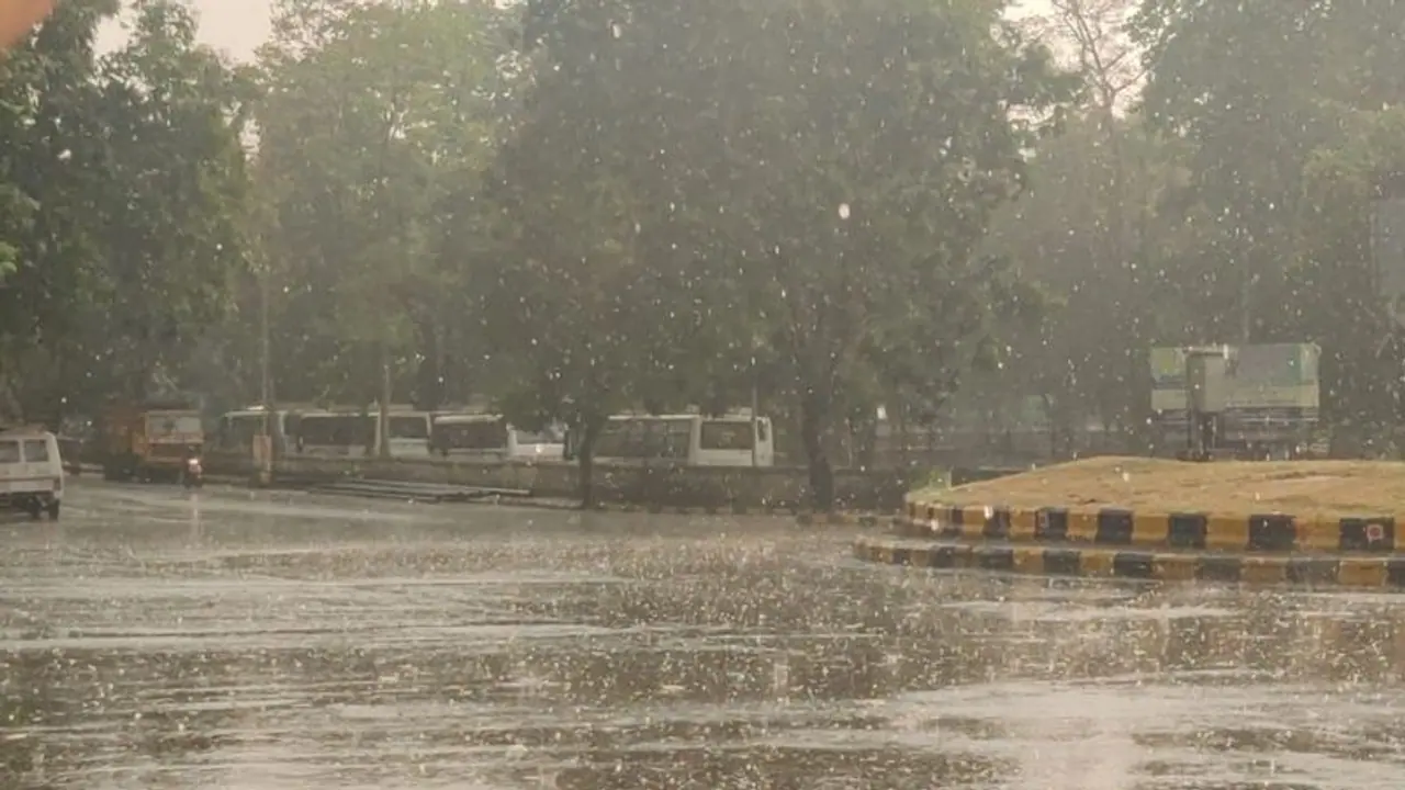 14 जुलाई तक झारखंड में होगी भारी बाारिश, प्रदेश में एक्टिव हुआ मानसून, अभी औसत से कम बरसात 14 जुलाई तक झारखंड में होगी भारी बाारिश, प्रदेश में एक्टिव हुआ मानसून, अभी औसत से कम बरसात