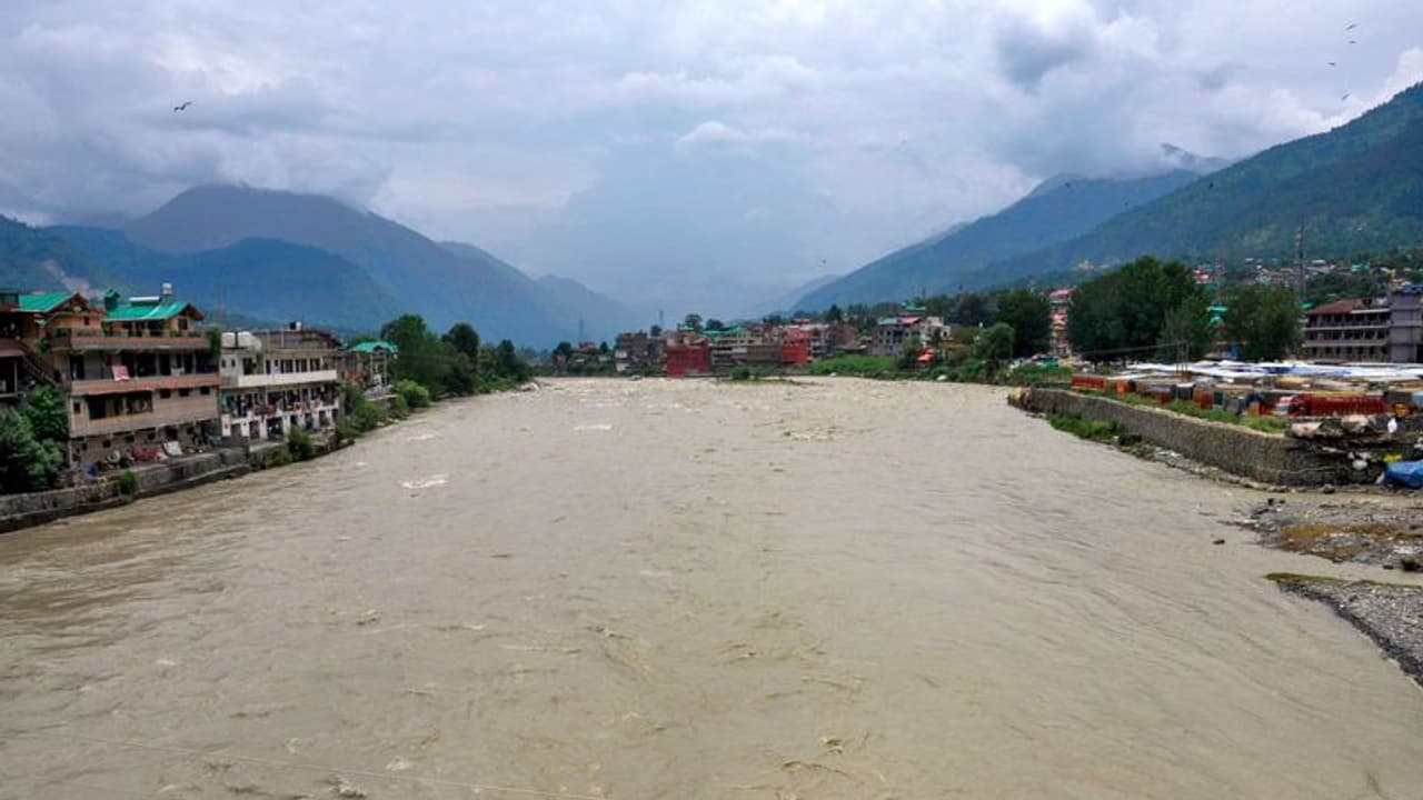 ಅರುಣಾಚಲ ಪ್ರದೇಶದ ಕುಮಿ ನದಿಯಲ್ಲಿ ಮುಳುಗಿ 19 ಕಾರ್ಮಿಕರ ಸಾವು? ಅರುಣಾಚಲ ಪ್ರದೇಶದ ಕುಮಿ ನದಿಯಲ್ಲಿ ಮುಳುಗಿ 19 ಕಾರ್ಮಿಕರ ಸಾವು?