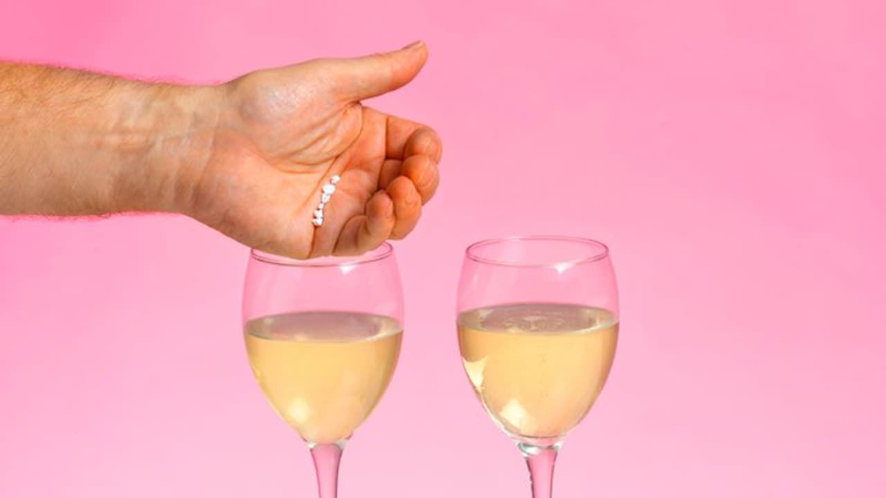 സ്ത്രീകള്‍ക്ക് ഡേറ്റ് റേപ്പ് മയക്കുമരുന്ന്, സംഭവം ജര്‍മന്‍ ചാന്‍സലറുടെ നിശാപാര്‍ട്ടിയില്‍! 