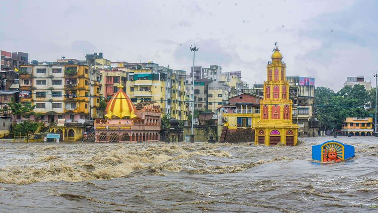 Monsoon Alert: देश के कई राज्यों में फिर भारी बारिश की भविष्यवाणी, जानिए किन किन राज्यों पर मंडरा रहा खतरा Monsoon Alert: देश के कई राज्यों में फिर भारी बारिश की भविष्यवाणी, जानिए किन किन राज्यों पर मंडरा रहा खतरा