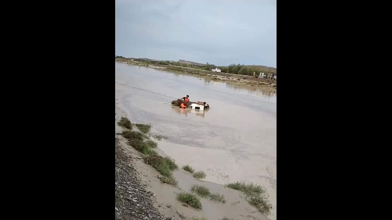 Pakistan floods : పాకిస్థాన్ లో ఆకస్మిక వరదలు..కుండపోత వానలు.. 68 మంది మృతి Pakistan floods : పాకిస్థాన్ లో ఆకస్మిక వరదలు..కుండపోత వానలు.. 68 మంది మృతి