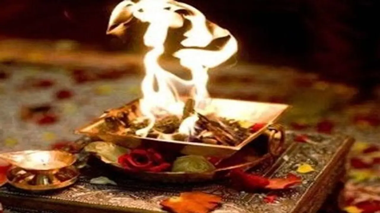 ಸತ್ಯನಾರಾಯಣ ಪೂಜೆ ಉಲ್ಟಾ ಹೊಡೀತು ಎಂದು ಅರ್ಚಕನಿಗೆ ಥಳಿತ ಸತ್ಯನಾರಾಯಣ ಪೂಜೆ ಉಲ್ಟಾ ಹೊಡೀತು ಎಂದು ಅರ್ಚಕನಿಗೆ ಥಳಿತ