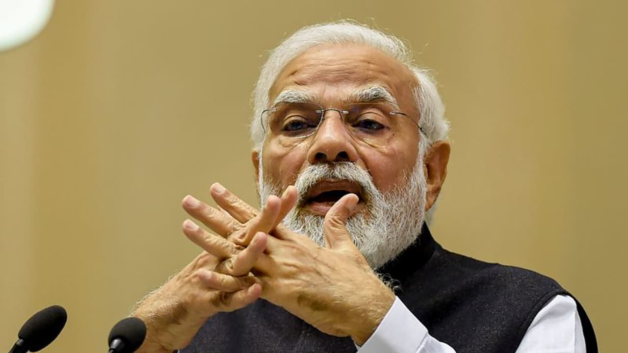 தடுப்பூசி செலுத்துவதில் இந்தியா புதிய மைல்கல்... பாராட்டி தள்ளிய பிரதமர் மோடி!!