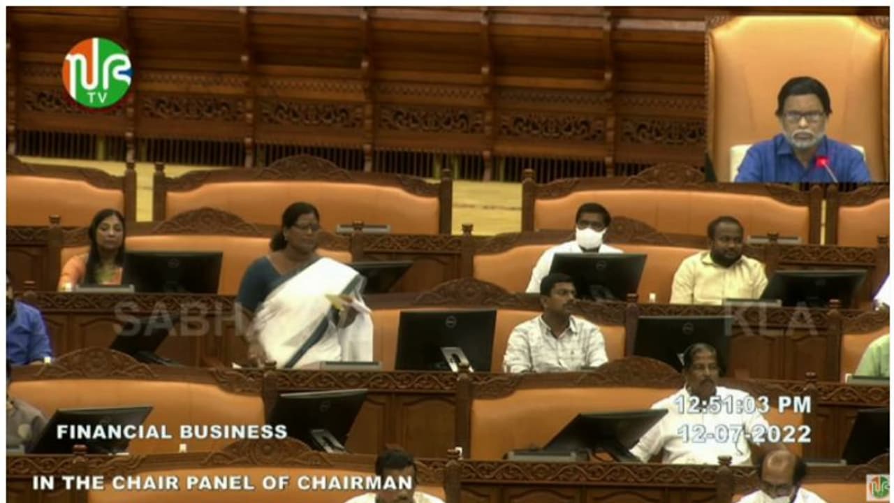 യൂത്ത് കോൺഗ്രസ് ക്യാമ്പിലെ പീഡനം സഭയിലുന്നയിച്ച് കെ.ശാന്തകുമാരി,ഇല്ലാത്ത പരാതിയെന്ന് പി സി വിഷ്ണുനാഥ് യൂത്ത് കോൺഗ്രസ് ക്യാമ്പിലെ പീഡനം സഭയിലുന്നയിച്ച് കെ.ശാന്തകുമാരി,ഇല്ലാത്ത പരാതിയെന്ന് പി സി വിഷ്ണുനാഥ്