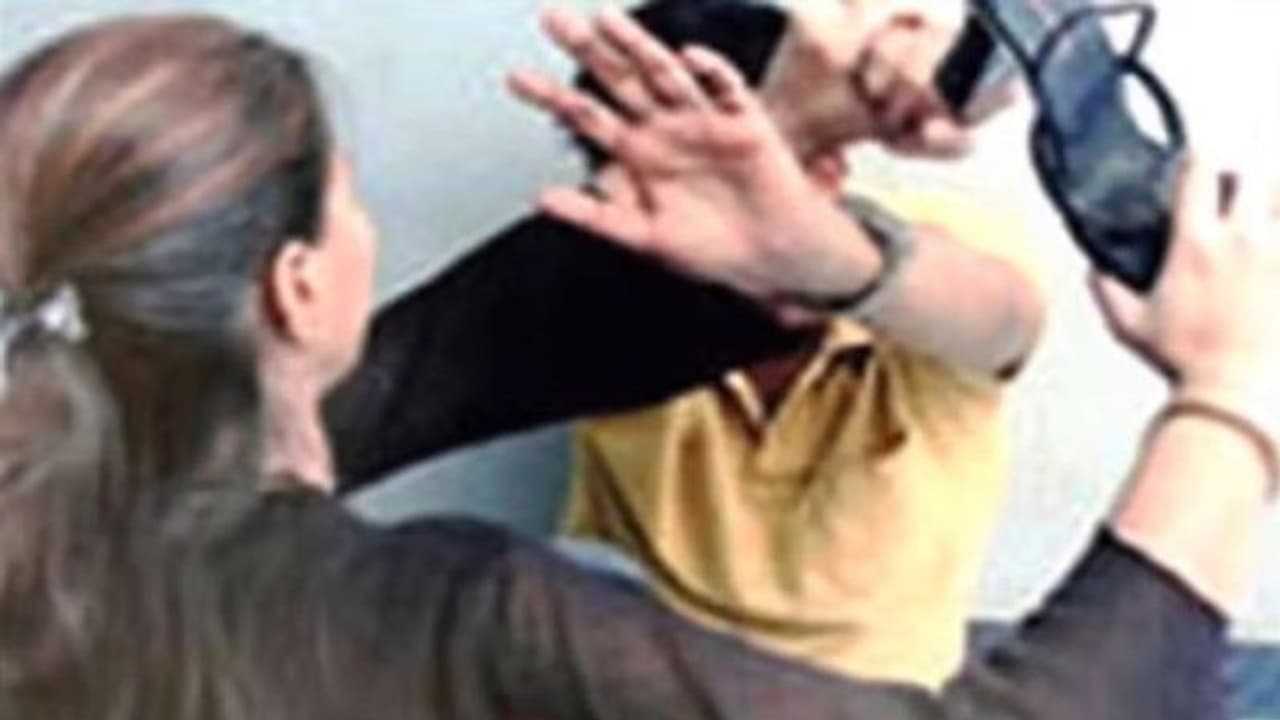 दो बच्चों के पिता के सिर से साली ने उतरा इश्क का खुमार, भरी पंचायत में किया कुछ ऐसा जो किसी ने नहीं था सोचा दो बच्चों के पिता के सिर से साली ने उतरा इश्क का खुमार, भरी पंचायत में किया कुछ ऐसा जो किसी ने नहीं था सोचा