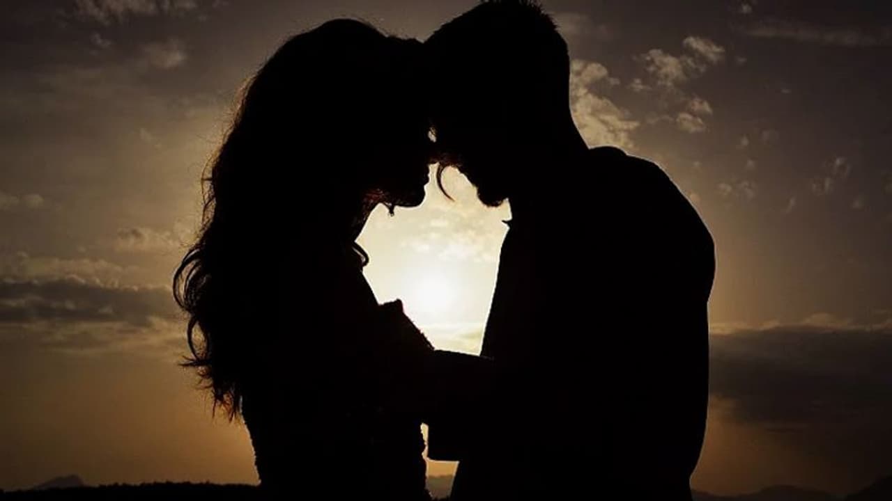 2 बच्चों की मां को 15 साल के लड़के से हुआ प्यार,फेसबुक पर पनपे इश्क का कुछ ऐसा हुआ अंजाम