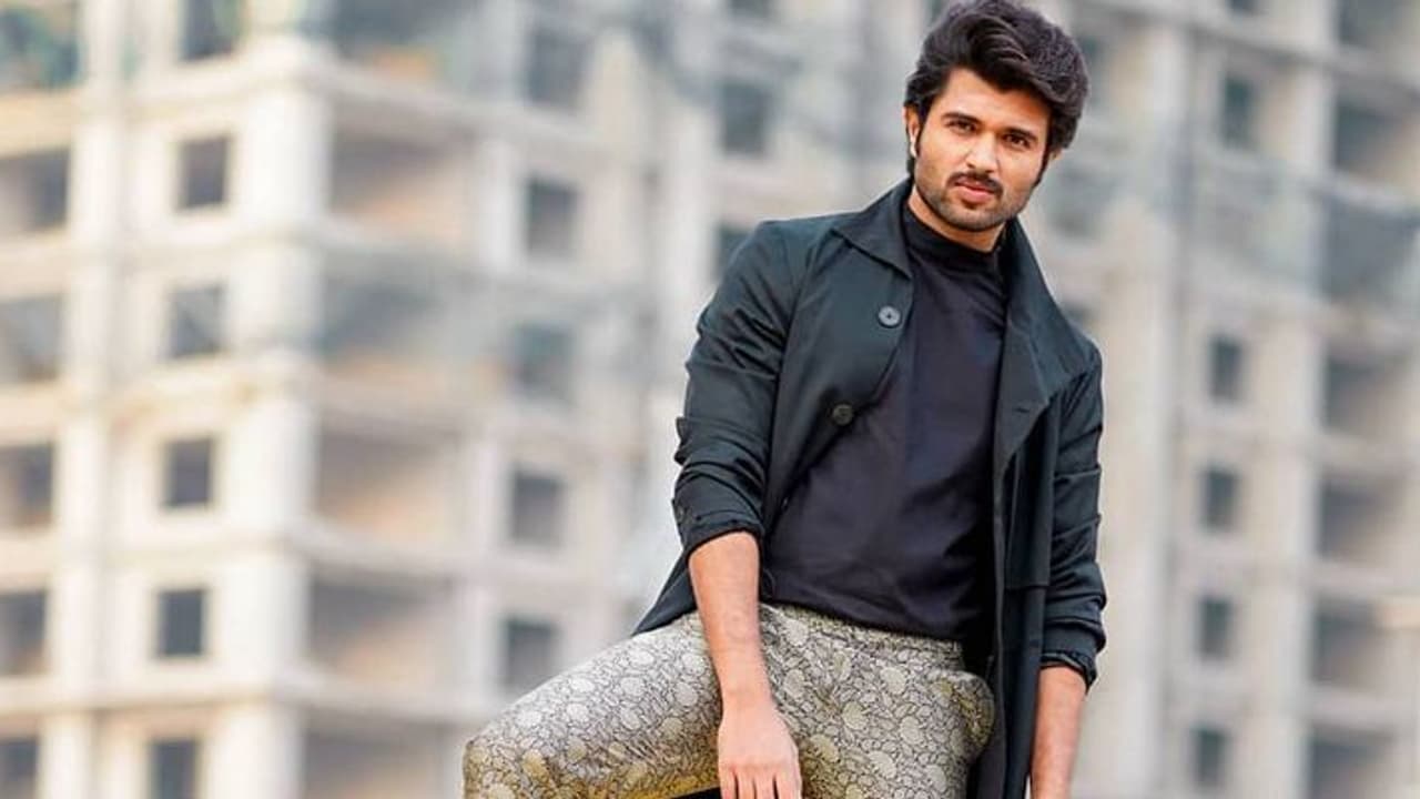 'शाहरुख, तुम गलत हो, तुम आखिरी सुपरस्टार नहीं हो, मैं आ रहा हूं, विजय देवरकोंडा के बयान ने मचाई खलबली 'शाहरुख, तुम गलत हो, तुम आखिरी सुपरस्टार नहीं हो, मैं आ रहा हूं, विजय देवरकोंडा के बयान ने मचाई खलबली