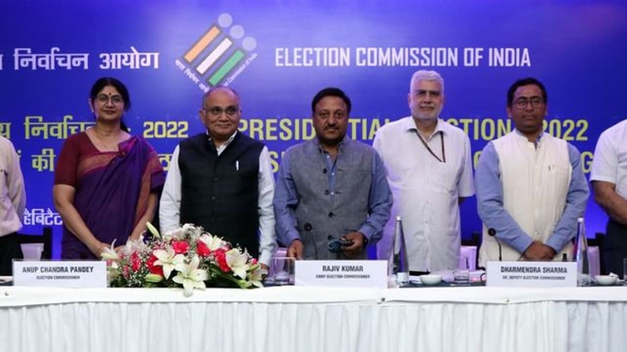 राष्ट्रपति चुनाव 2022: फ्लाइट से उड़ रहे 'मिस्टर बैलट बाक्स', जानें कहां जाने की है तैयारी