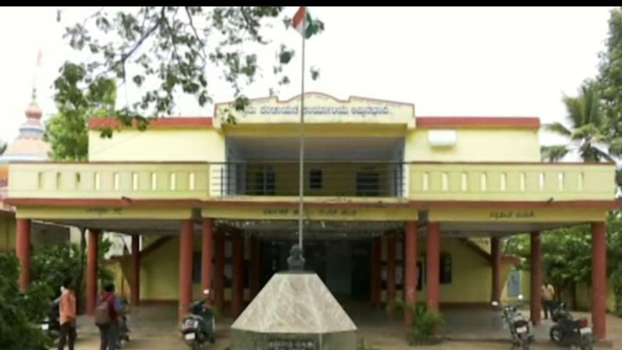 ಎಸ್ಟಿಮೆಂಟ್, ವರ್ಕ್ ಆರ್ಡರ್ ಇಲ್ಲದೇ ಕಾಮಗಾರಿ: ಧಾರವಾಡ ಜಿಲ್ಲೆಯಲ್ಲಿ ಹೇಳೋರಿಲ್ಲ, ಕೇಳೋರಿಲ್ಲ ಎಸ್ಟಿಮೆಂಟ್, ವರ್ಕ್ ಆರ್ಡರ್ ಇಲ್ಲದೇ ಕಾಮಗಾರಿ: ಧಾರವಾಡ ಜಿಲ್ಲೆಯಲ್ಲಿ ಹೇಳೋರಿಲ್ಲ, ಕೇಳೋರಿಲ್ಲ