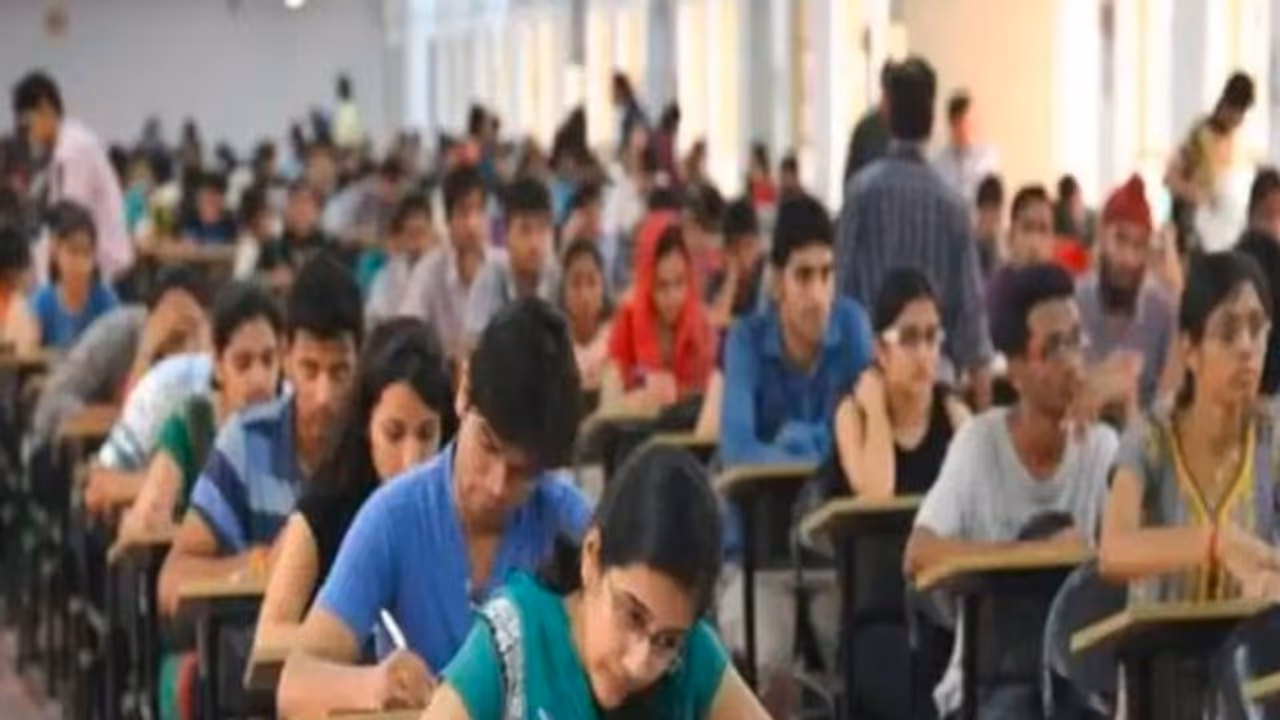 నీట్ పరీక్ష ప్యాటర్న్ ఎలా ఉంటుంది, ఎన్ని మార్కులు రావాలి, కట్ ఆఫ్ మార్క్స్ ఎంత ఫుర్తి సమాచారం ఇదే.. నీట్ పరీక్ష ప్యాటర్న్ ఎలా ఉంటుంది, ఎన్ని మార్కులు రావాలి, కట్ ఆఫ్ మార్క్స్ ఎంత ఫుర్తి సమాచారం ఇదే..