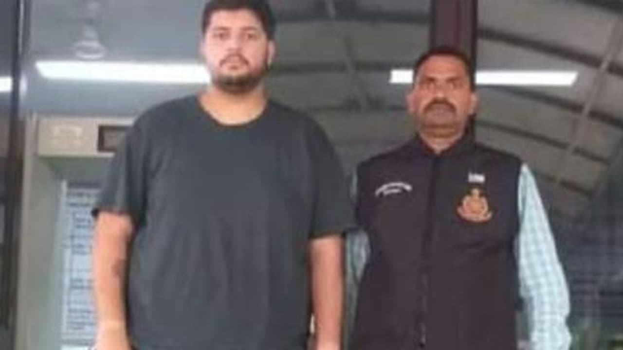 खाटू श्याम दर्शन करने आए भक्तों को सुनाया ऐसा आईडिया, खुद दे दिए 3 करोड़...फिर जो वो चौंकने वाला था खाटू श्याम दर्शन करने आए भक्तों को सुनाया ऐसा आईडिया, खुद दे दिए 3 करोड़...फिर जो वो चौंकने वाला था