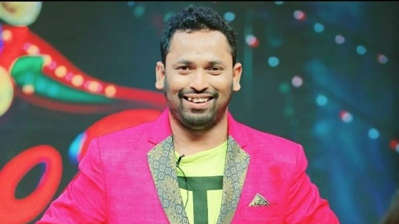 Kiraak RP: చేపల పులుసు కర్రీ పాయింట్ని మూసేసిన కిర్రాక్ ఆర్పీ.. ఏం జరిగిందంటే? Kiraak RP: చేపల పులుసు కర్రీ పాయింట్ని మూసేసిన కిర్రాక్ ఆర్పీ.. ఏం జరిగిందంటే?