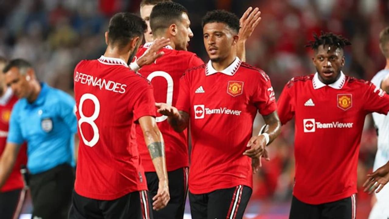 Man United fans applaud Erik ten Hag's 'perfect start' after 4 0 win over Liverpool