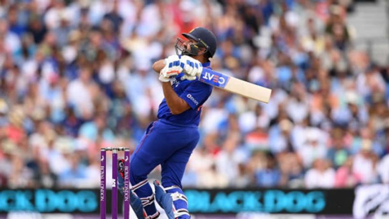 ഗപ്ടിലിനെ പിന്തള്ളി ടി20 റണ്‍വേട്ടയില്‍ ഒന്നാം സ്ഥാനം തിരിച്ചുപിടിച്ച് ഹിറ്റ്മാന്‍