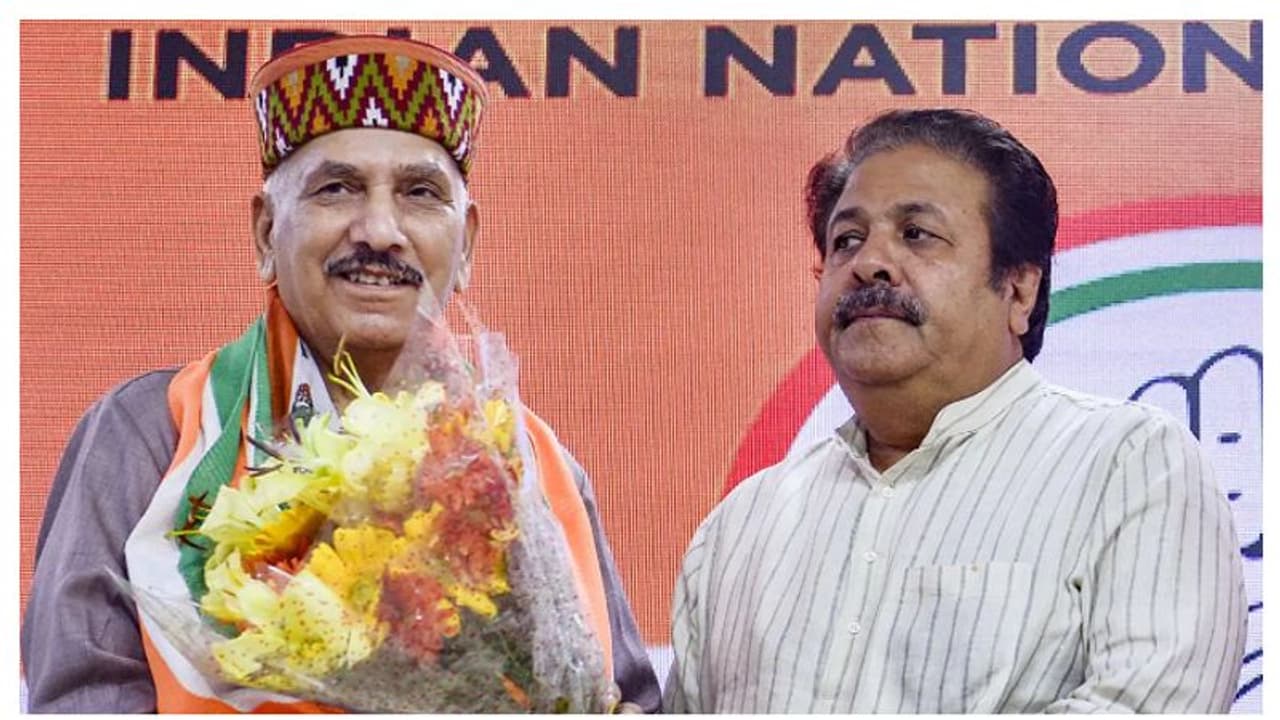 മുതിർന്ന ബിജെപി നേതാവ് ഖിമി രാം ശർമ്മ പാർട്ടി വിട്ട് കോൺഗ്രസിൽ മുതിർന്ന ബിജെപി നേതാവ് ഖിമി രാം ശർമ്മ പാർട്ടി വിട്ട് കോൺഗ്രസിൽ