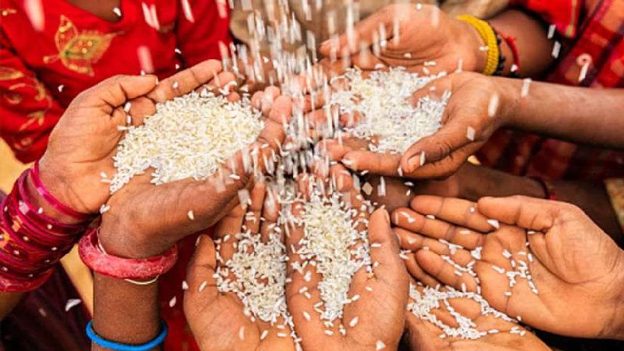 Guru Purnima 2022: गुरु पूर्णिमा पर करें राशि अनुसार दान, दूर होंगी परेशानियां और बनी रहेगी सुख समृद्धि