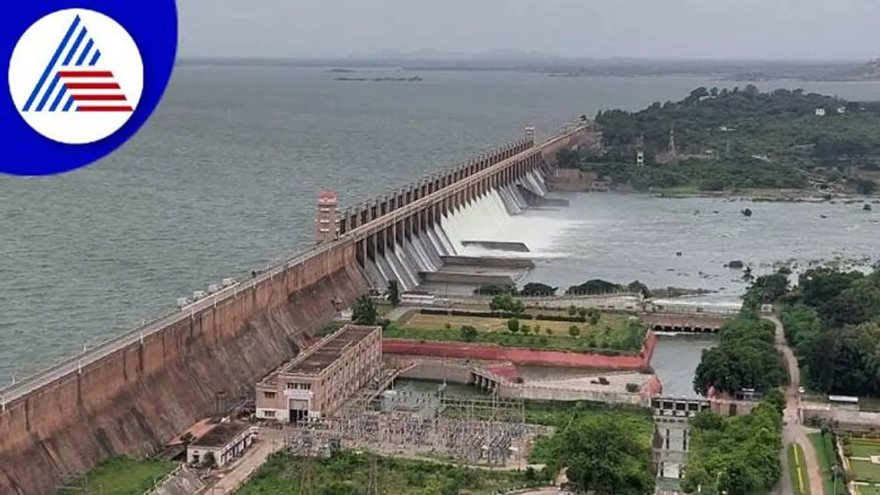 ತುಂಗಭದ್ರಾ ಡ್ಯಾಂಗೆ ಹೆಚ್ಚಿದ ಒಳ ಹರಿವು: ಬರೀ 11 ದಿನದಲ್ಲಿ 50 ಟಿಎಂಸಿ ನೀರು ಸಂಗ್ರಹ ತುಂಗಭದ್ರಾ ಡ್ಯಾಂಗೆ ಹೆಚ್ಚಿದ ಒಳ ಹರಿವು: ಬರೀ 11 ದಿನದಲ್ಲಿ 50 ಟಿಎಂಸಿ ನೀರು ಸಂಗ್ರಹ