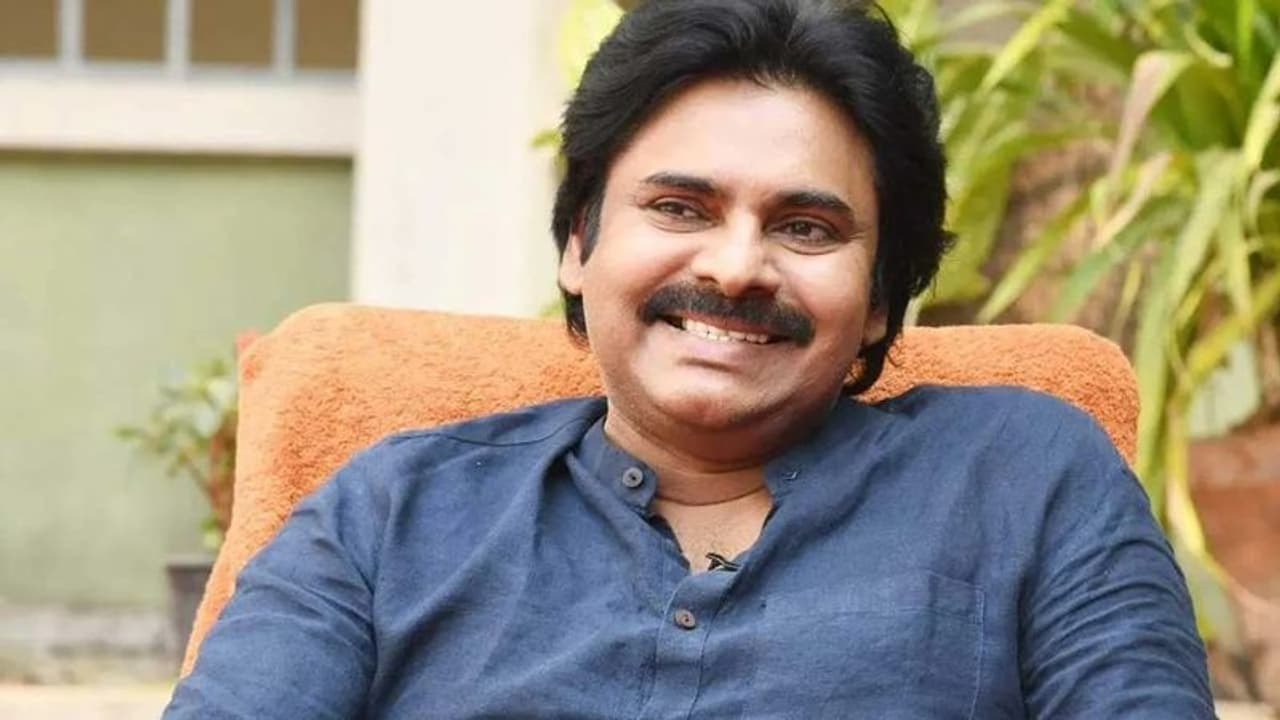 Pawan Kalyan: ఆ పనుల్లో పవన్ ఫుల్ బిజీ... నిర్మాతల్లో గజిబిజి! Pawan Kalyan: ఆ పనుల్లో పవన్ ఫుల్ బిజీ... నిర్మాతల్లో గజిబిజి!